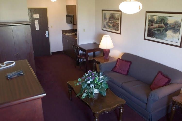 Briarwood Inn - Sparta2