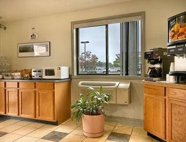 Super 8 Dunfries Quantico Virginia3