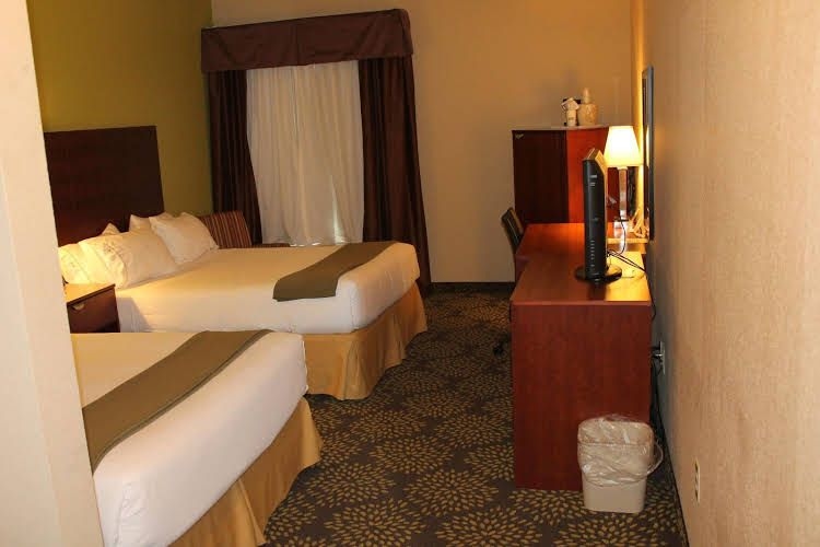 Holiday Inn Express Hotel & Suites Starkville1