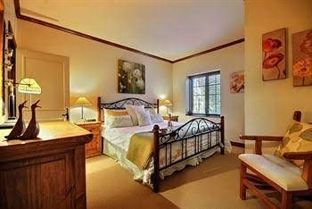 Algonquin by Tremblant Sunstar0
