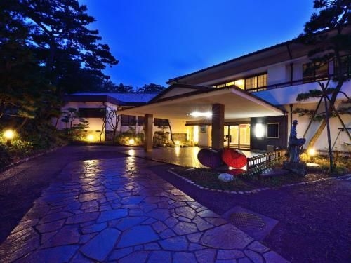 โฮเต็ล ฮาโกโรโมะ (Hotel Hagoromo)1
