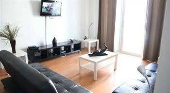 Hollywood Condo's2