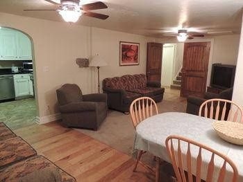 Stone Lizard Lodging4