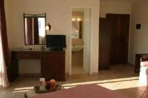 Ostria Hotel0