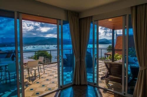 Villa - Beach Front