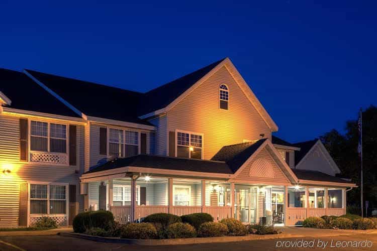 Country Inn and Suites by Radisson Decorah IA
