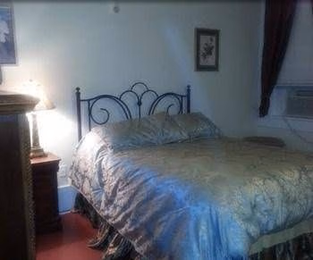 The Magnolia Mansion2