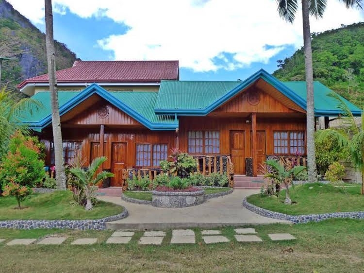 Jurias Pension0