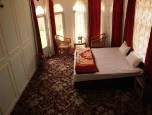 Greenwoods Inn1