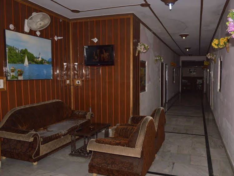 Hotel Sharma Palace1