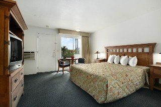 คอร์ทยาร์ด บาย แมริออท ซานตาบาร์บารา ดาวน์ทาวน์ (Days Inn & Suites- Santa Barbara)1
