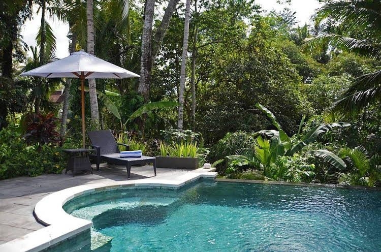 เดอะ ไวท์ วิลล่า อูบุด (The White Villas Ubud)2
