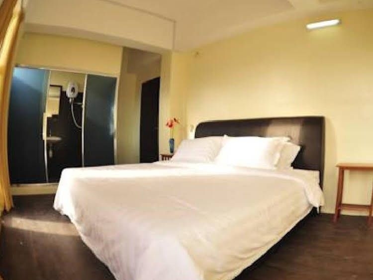 Oasis Hotel3