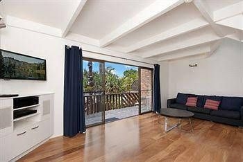 Balcony on Lawson4