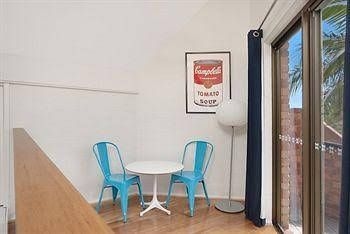 Balcony on Lawson1