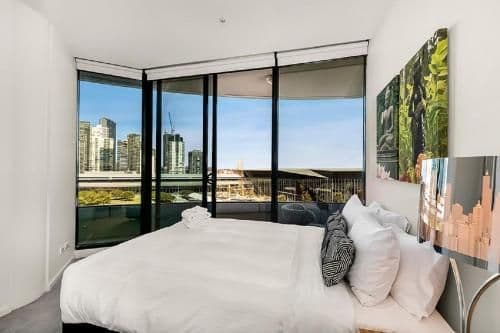 Deluxe Two-Bedroom River View Apartment with Two Bathrooms and Balcony
