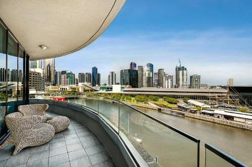 Deluxe Two-Bedroom River View Apartment with Two Bathrooms and Balcony