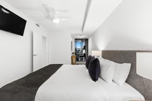 Deluxe Three-Bedroom River View Apartment with Balcony