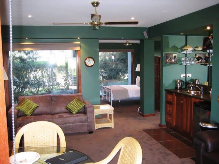 9th Green Studio2