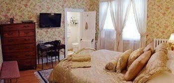 1862 Seasons on Main B&B1