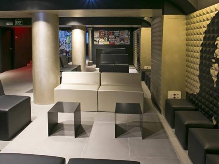 Sant Jordi Hostel Rock Palace2
