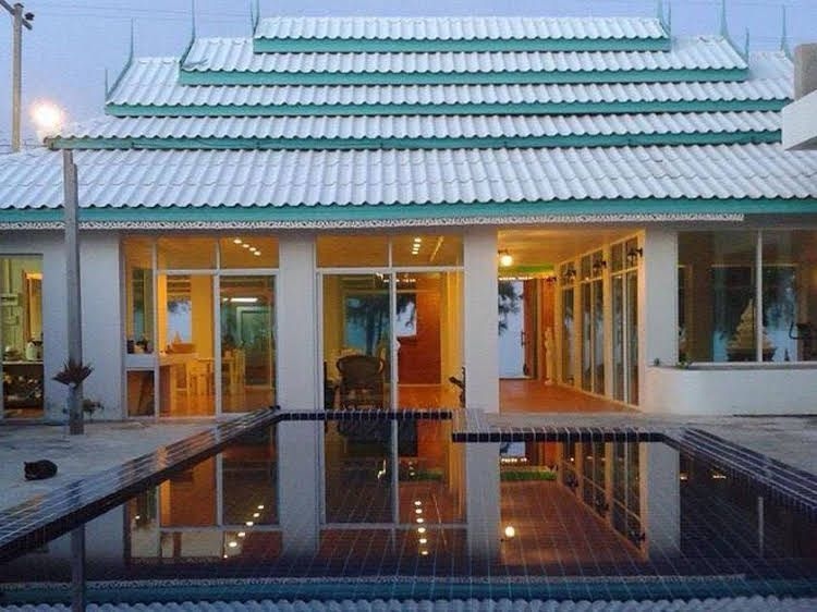 Samroiyod Beach Resort4