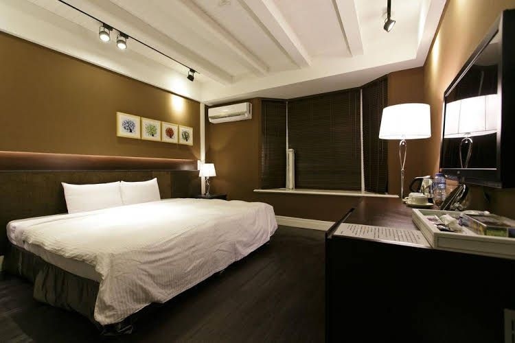 Young Motel1