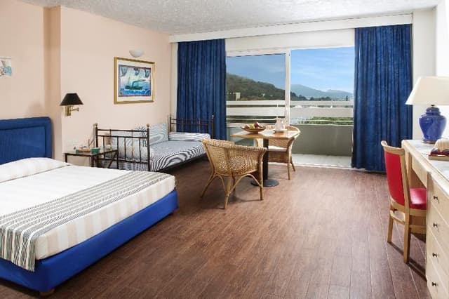 FAMILY ROOM PREMIUM