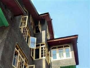 Lonely Guest House Lonely Guest House