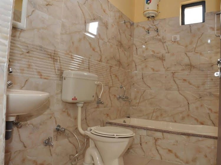 OYO 24878 HOTEL AICON PALACE2