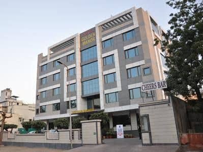 โรงแรมโกลเด้น แมเนอร์ โรงแรมโกลเด้น แมเนอร์