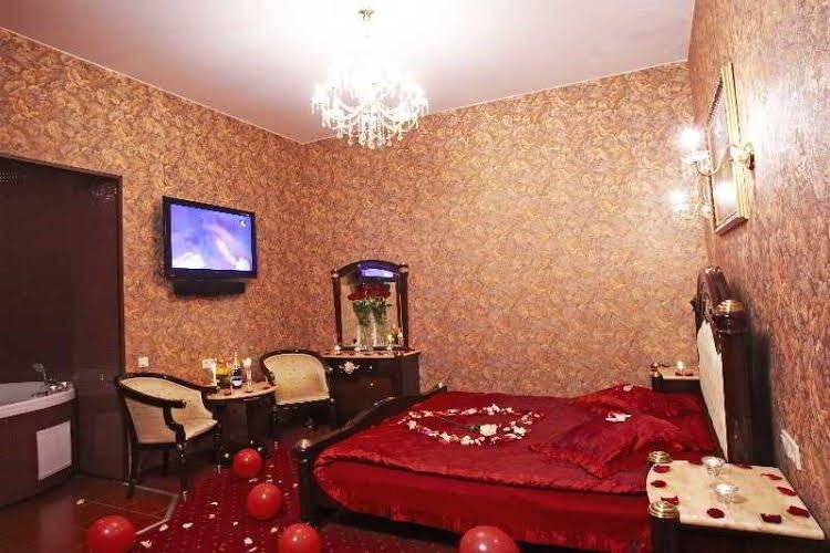 Alex Hotel on Kamennoostrovsky0