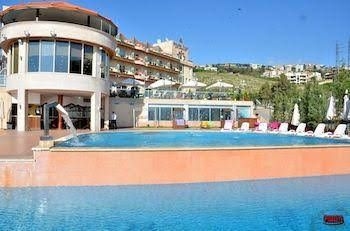 Golden Tulip Lili's Resort & Spa2