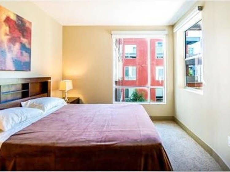 Hollywood Residence Apartment1