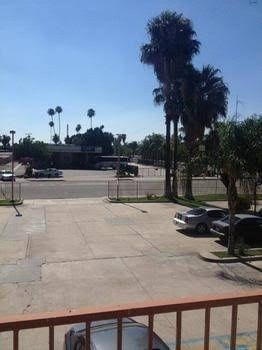 Economy Inn2