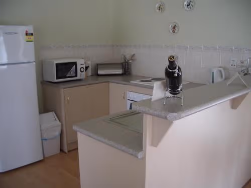 Two Bedroom Cottage - Robin's Retreat