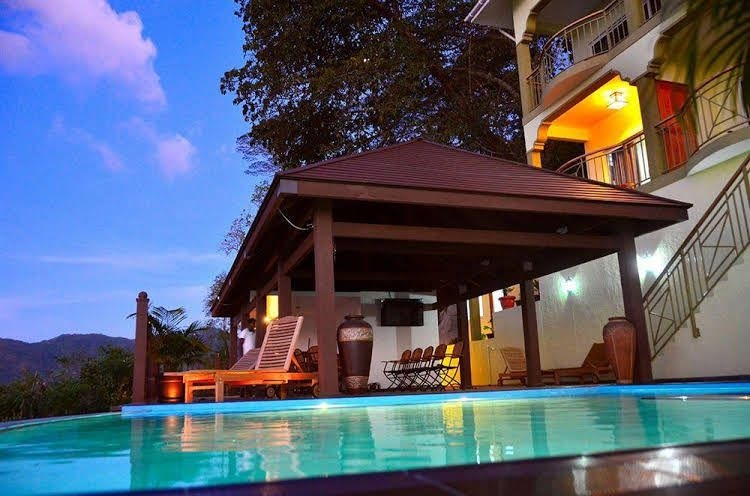 Treasure Cove Hotel & Restaurant1