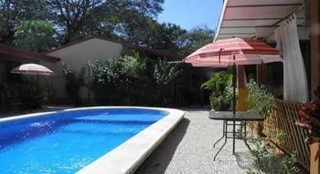 Cabinas El Colibri0
