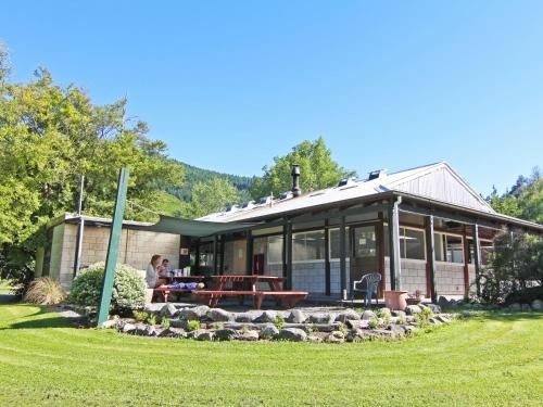 อัลไพน์ แอดเวนเจอร์ ฮอลิเดย์ พาร์ค (Alpine Adventure Holiday Park)0