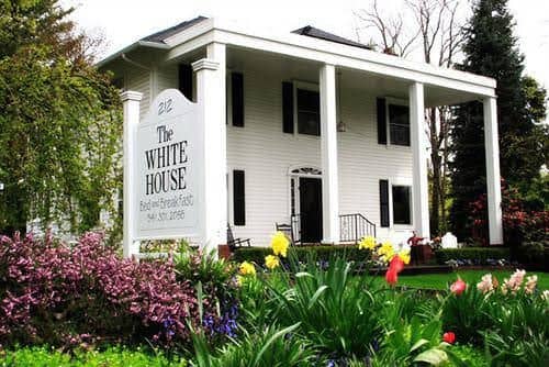 The White House Bed and Breakfast The White House Bed and Breakfast