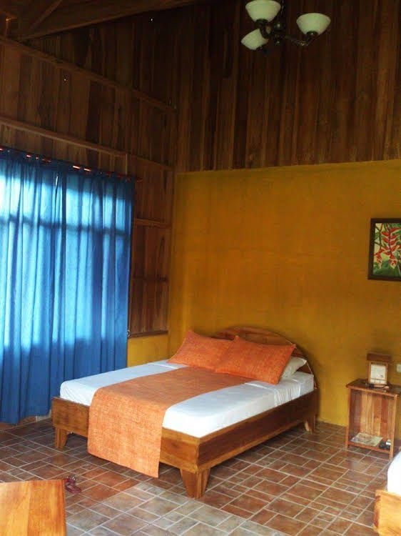 Hotel Brisas Arenal3
