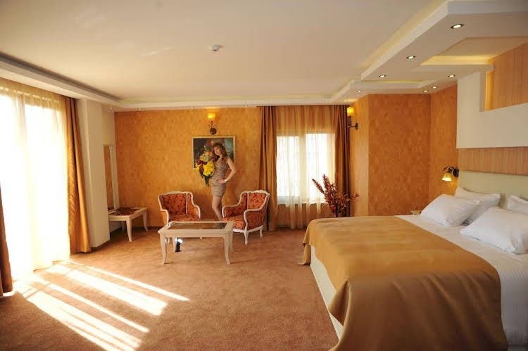 Hotel Adria0