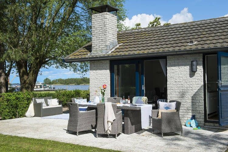 Amsterdam / Loosdrecht Rien van den Broeke Village4