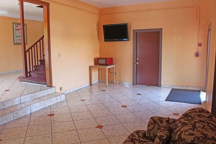 Antonio Hotel4