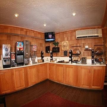 Budget Host Inn & Suites4