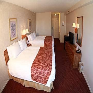 Budget Host Inn & Suites2