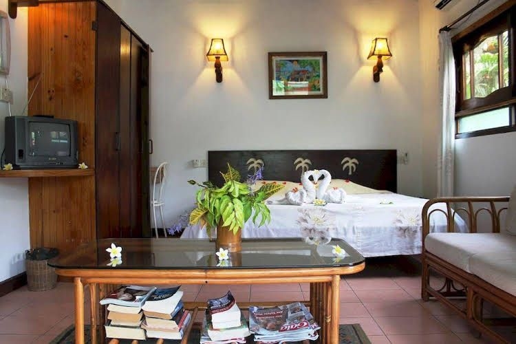 Romance Bungalows0