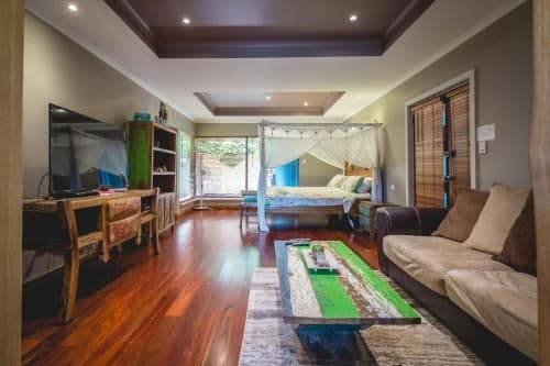 Apartment with Garden View
