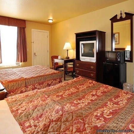 Hilltop Inn and Suites2