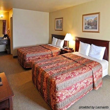 Hilltop Inn and Suites1